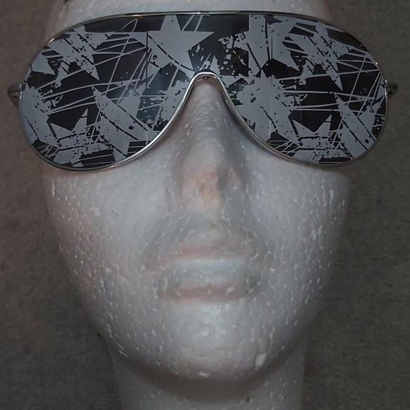 Sunglasses - Picture 2 of 16